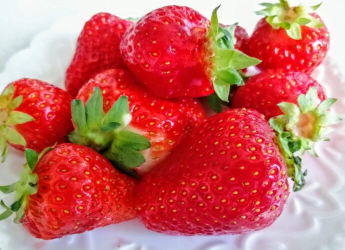 Dojrzałe truskawki - owoce idealne dla osób na diecie