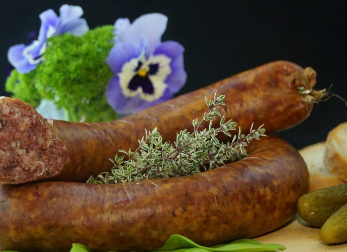 Domowa kiełbasa - jak robić wędliny w domu