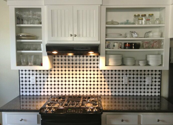 Płytki na ścianie w kuchni