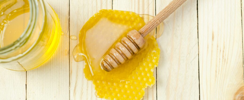 Naturalny miód pszczeli - poznaj jego właściwości prozdrowotne