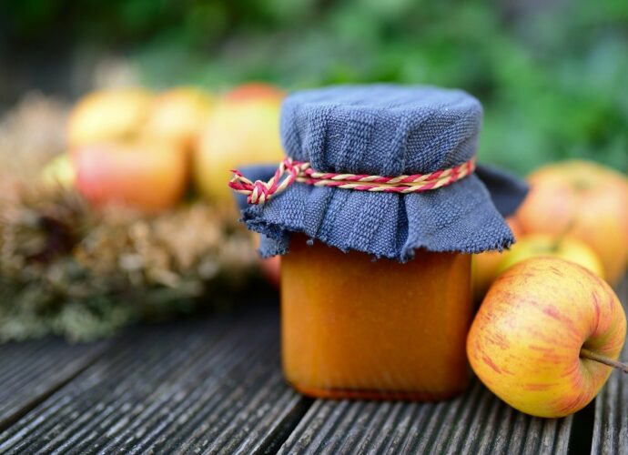 Marmolada z jabłek w słoiku