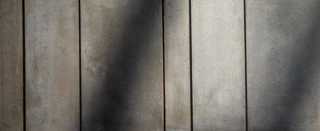 Ściana z betonu dekoracyjnego