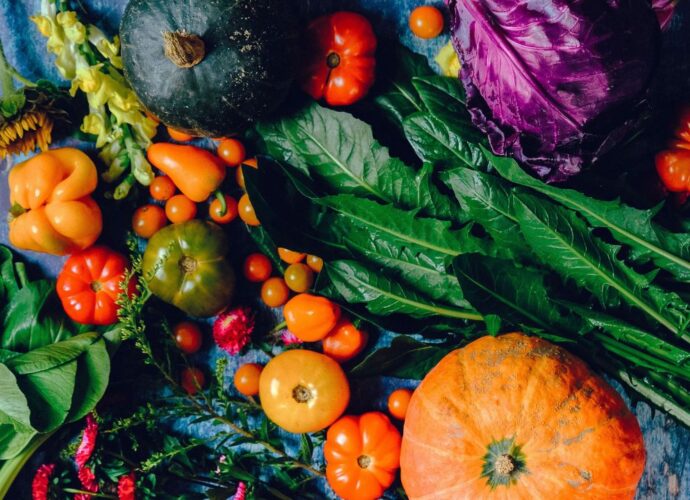 Zdrowe owoce i warzywa, które korzystnie wpływają na pracę mozgu