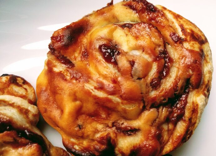 Francuska bułeczka ze złotą skórką