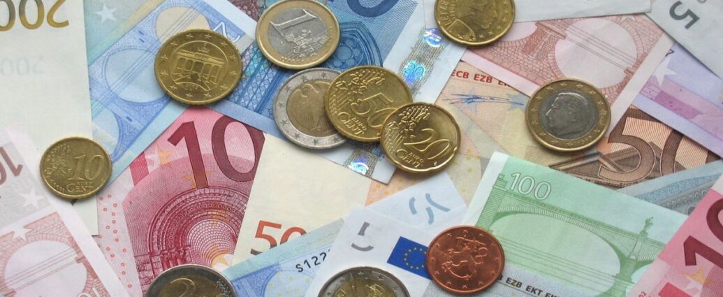 Gotówka. Gdzie w Europie warto mieć przy sobie lokalną walutę?