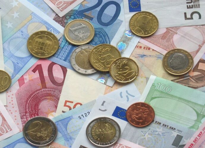 Gotówka. Gdzie w Europie warto mieć przy sobie lokalną walutę?