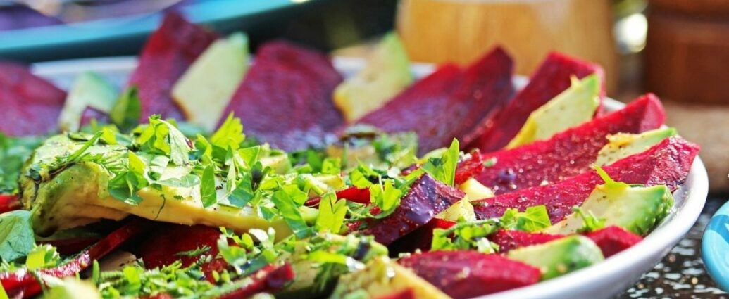 Kiszone buraki można wykorzystać do sałatki lub podać jako carpaccio