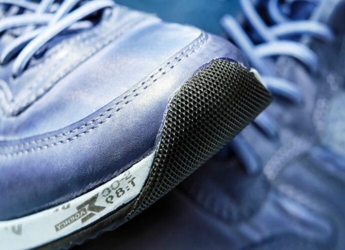 Buty sportowe do biegania w kolorze niebieskim