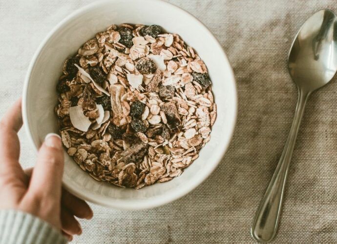 Muesli z płatkami owsianymi - źródło błonnika pokarmowego
