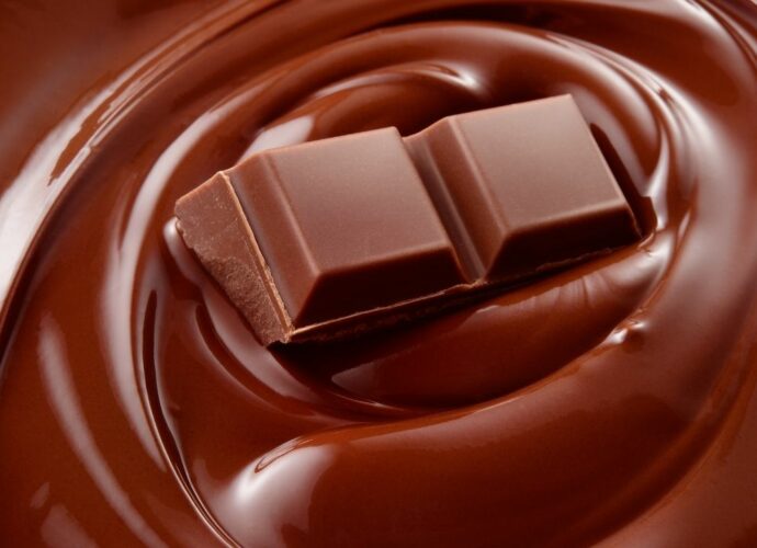 Polewa czekoladowa - jak zrobić polewę z czekolady i masła