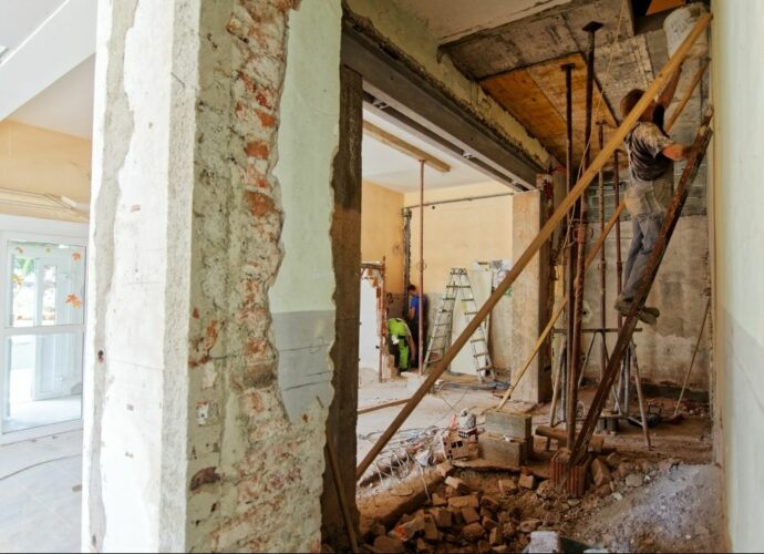 Remont mieszkania i zalegający gruz i odpady budowlane, które muszą być wywiezione