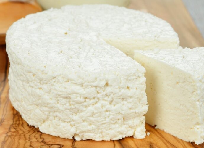 stary ser biały - co zrobić ze zgliwiałego twarogu