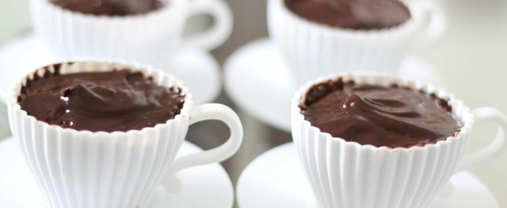 Plamy z czekolday i kremu czekoladowego - jak je usunąć?