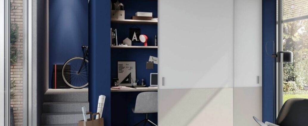 Pokój dziecka w bieli i granacie