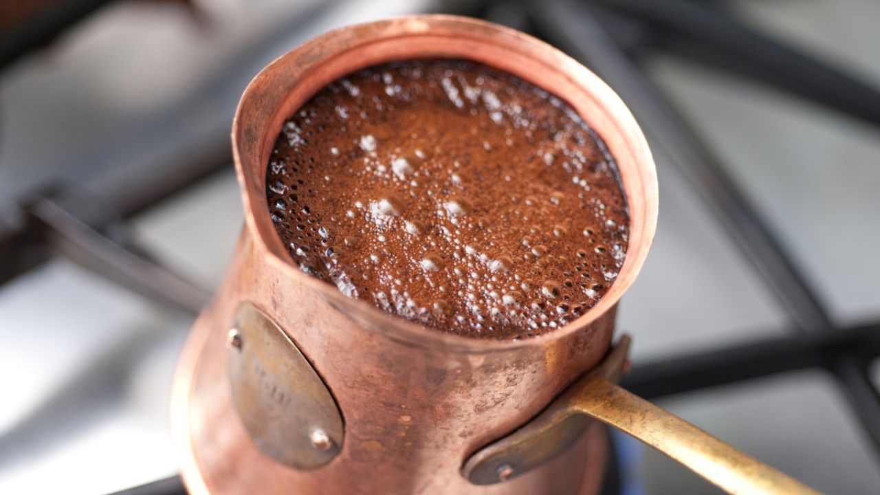 Kawa po turecku ugotowana w tygielku