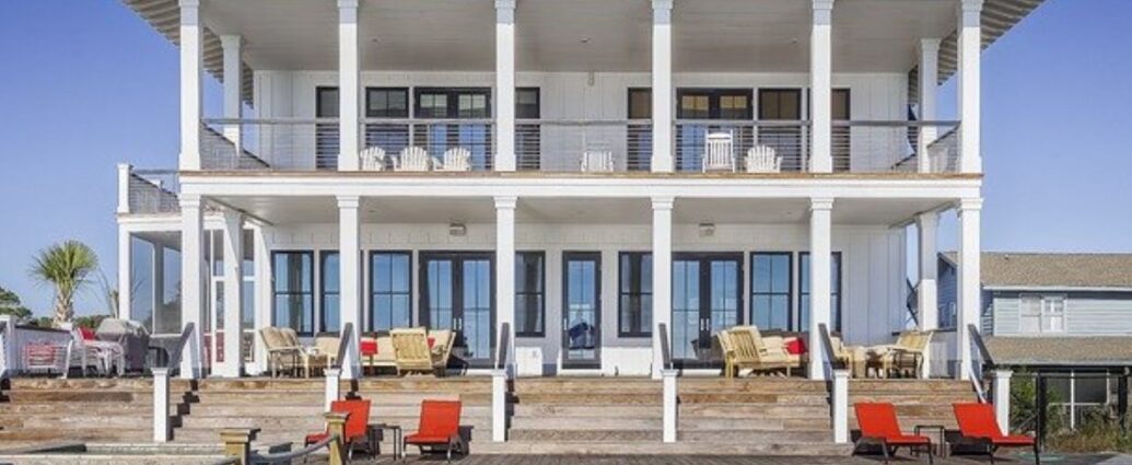 Dom z basenem zewnętrznym