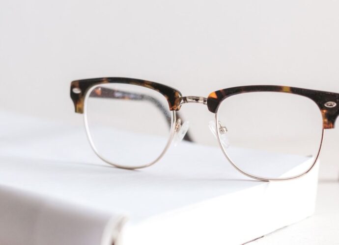Jak chronić okulary przed zarysowaniem?