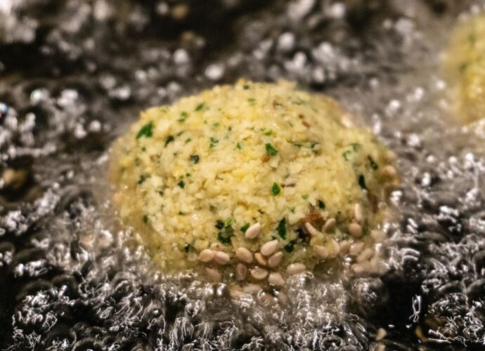 Smażenie na oleju. Co zrobic ze zużytym tłuszczem po smażeniu?