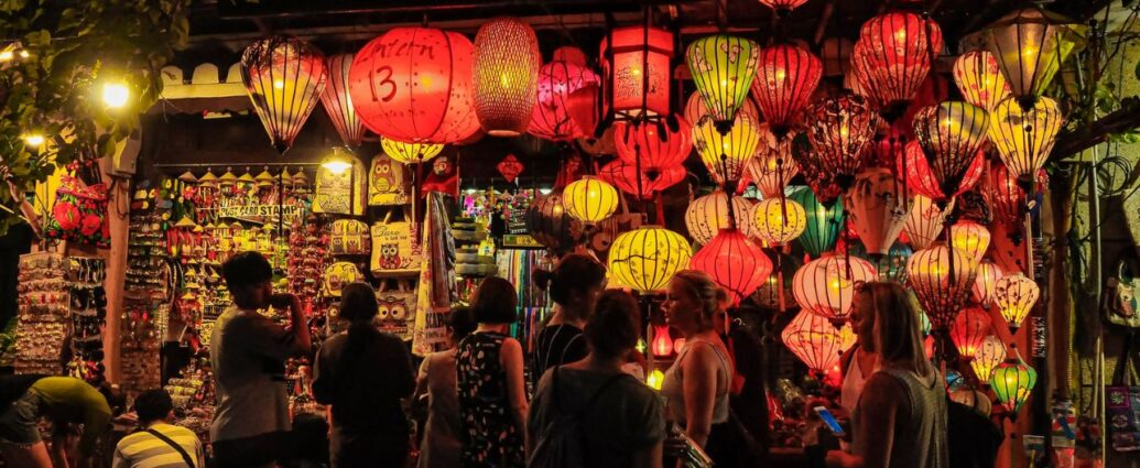 Wietnamski Nowy Rok - Święto Tet . Tradycyjne lampiony