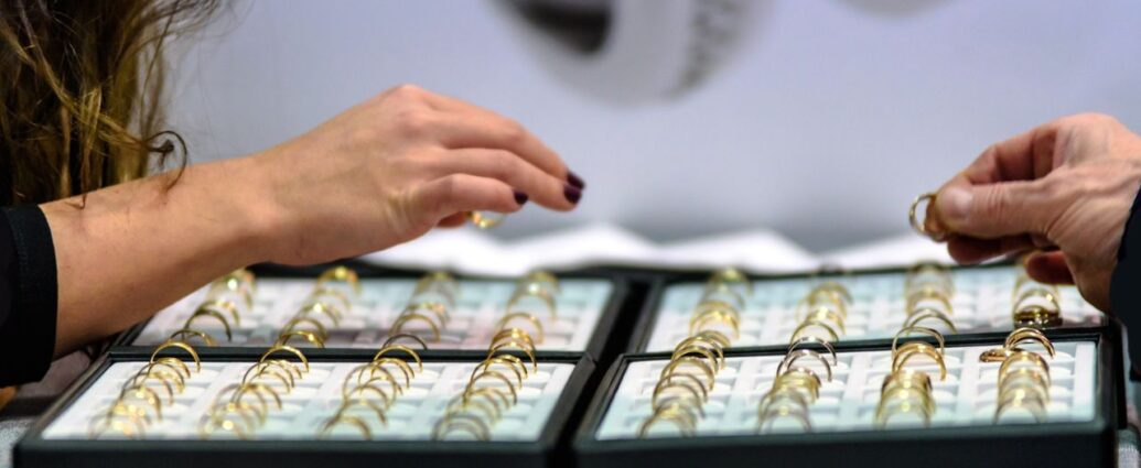 Wybór obrączek ślubnych u jubilera w Krakowie