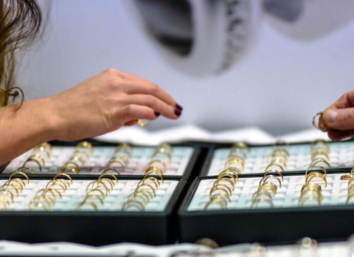 Wybór obrączek ślubnych u jubilera w Krakowie