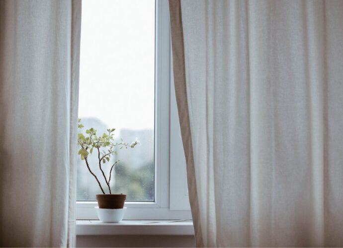 Jaki materia wybrać na zasłony na okna?