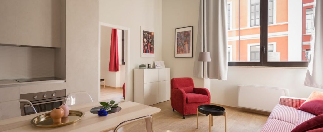 Nowoczesne wnętrze - jadalnia połączona z salonem