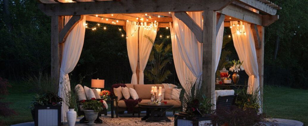 Oświetlona pergola tarasowa - idealne miejsce do wypoczynku
