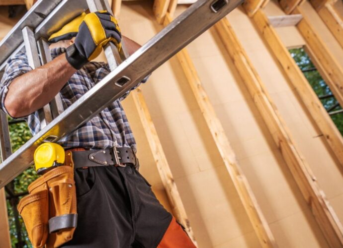 Drabiny teleskopowe a drabiny składane - która lepiej sprawdzi się w zadaniach domowych?