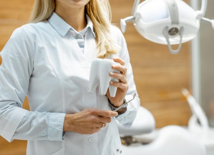 Dentystka w gabinecie