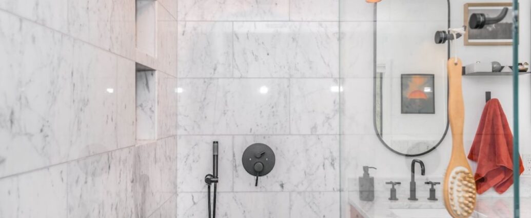 Jak wybrać kabinę prysznicową do łazienki?