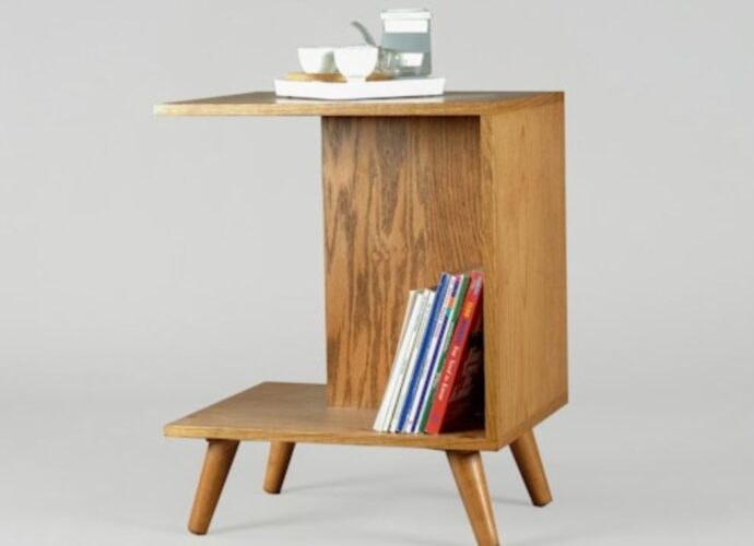 Drewniana szafka nocna