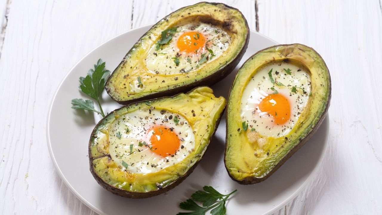 Jajka zapiekane w awokado 