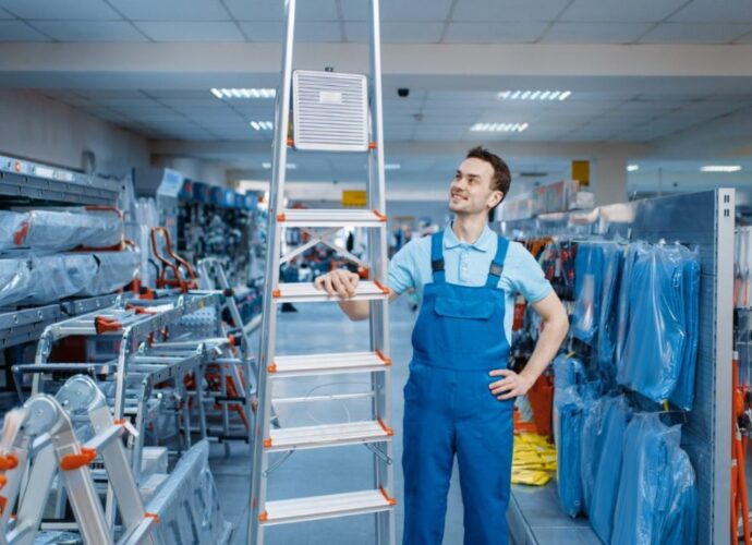 W jaki sposób sprawdzić stan techniczny drabiny magazynowej?