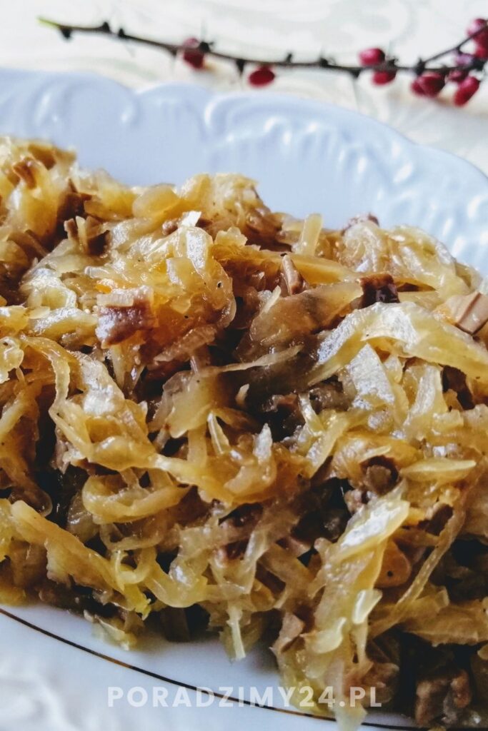 Wigilijna kapusta z grzybami. Potrawa, którą możemy przygotować wcześniej i zamrozić