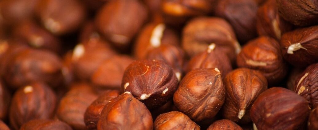 Orzechy laskowe ze skórką