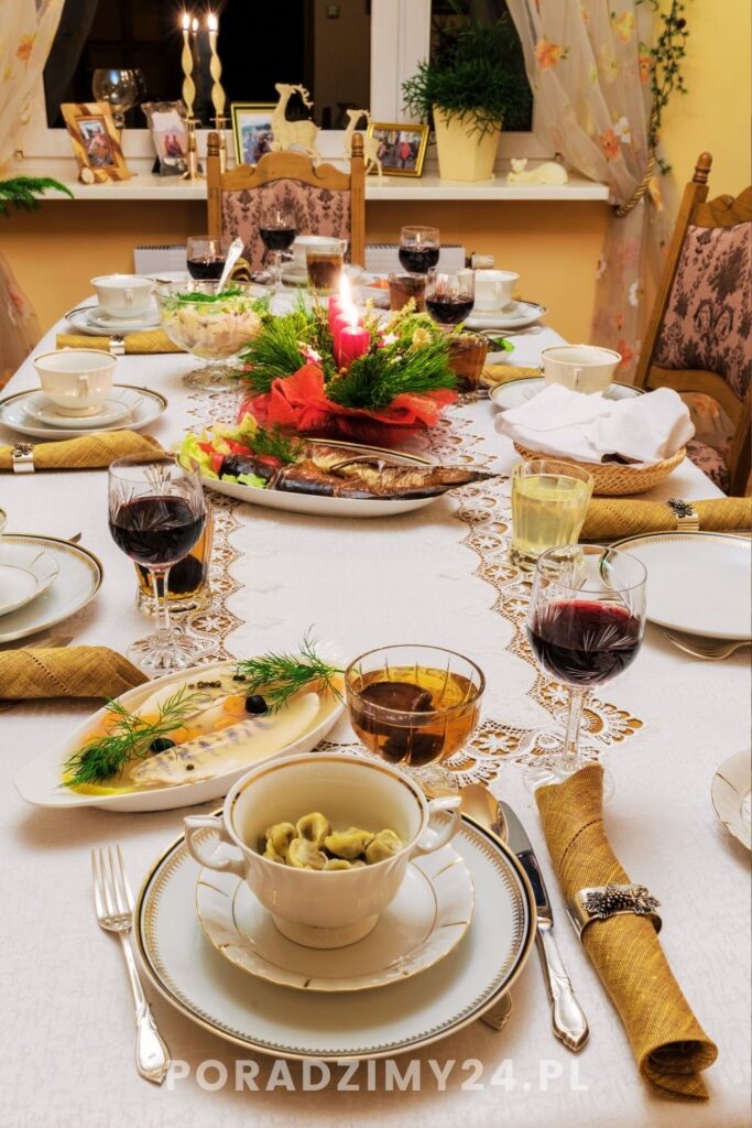 Nakryty stół wigilijny