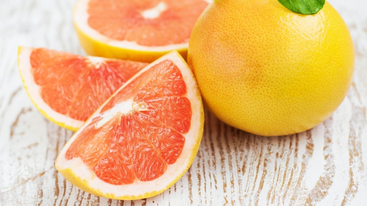 Zażywając leki, musimy sprawdzić, czy nie wchodzą w interakcję z grejpfrutem