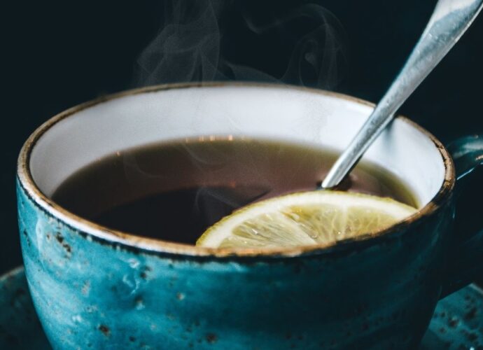 Herbata z cytryną w filiżance