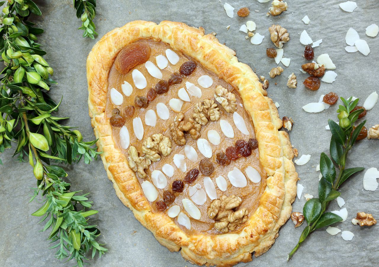 Mazurek kajmakowy możemy przygotować ze starych krówek