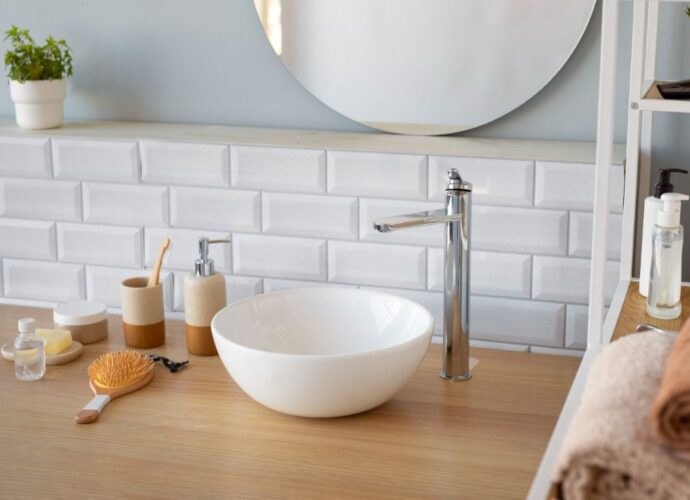 Umywalka nablatowa to nowoczesne rozwiązanie, które coraz częściej pojawia się w aranżacjach łazienek