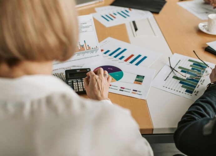 Jak promować markę odpowiedzialną społecznie? Poznaj sposoby!