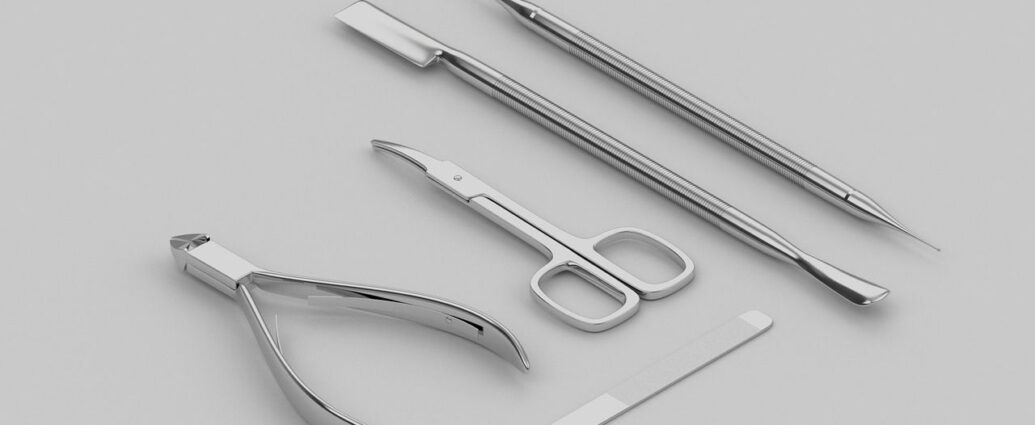 Zestaw do manicure, który wymaga sterylizacji