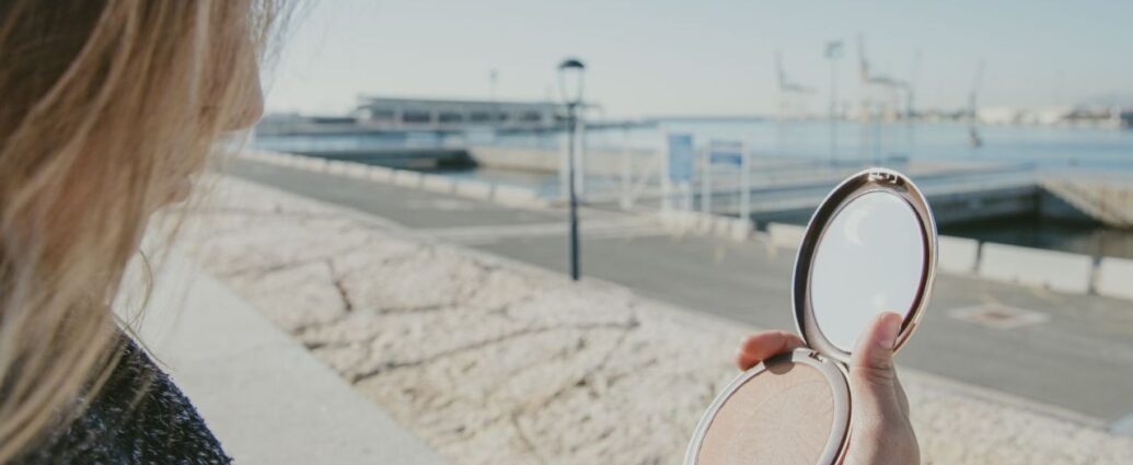 Rozświetlacz to jeden z tych produktów, które potrafią odmienić cały makijaż