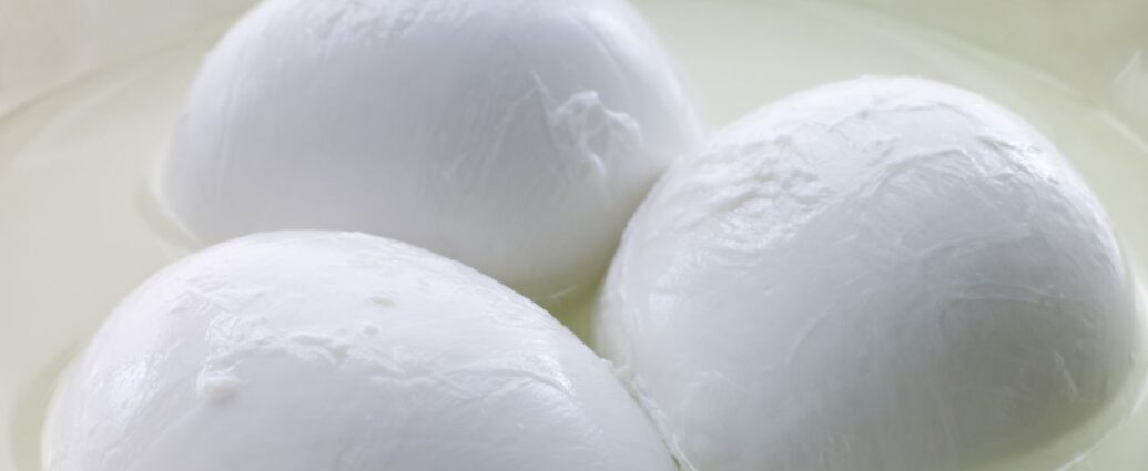 Kulki mozzarelli w zalewie