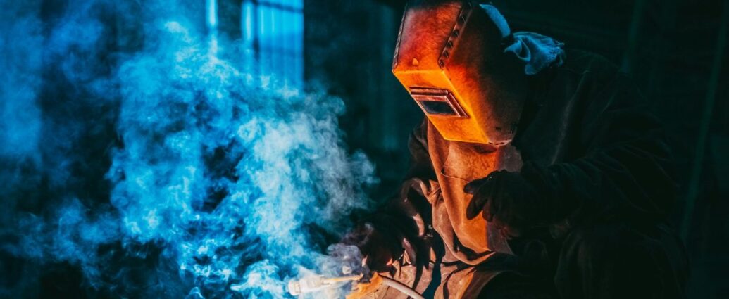 Kurs spawacza 136 polecany jest osobom rozpoczynającym pracę w zawodzie oraz praktykom, którzy chcą poszerzyć kwalifikacje