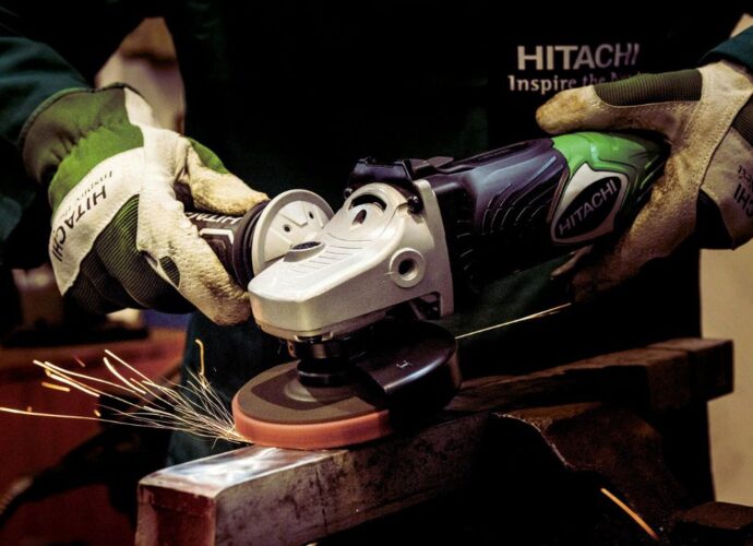 Stal nierdzewna to materiał niezwykle popularny w wielu branżach – od przemysłu spożywczego po dekoracje wnętrz