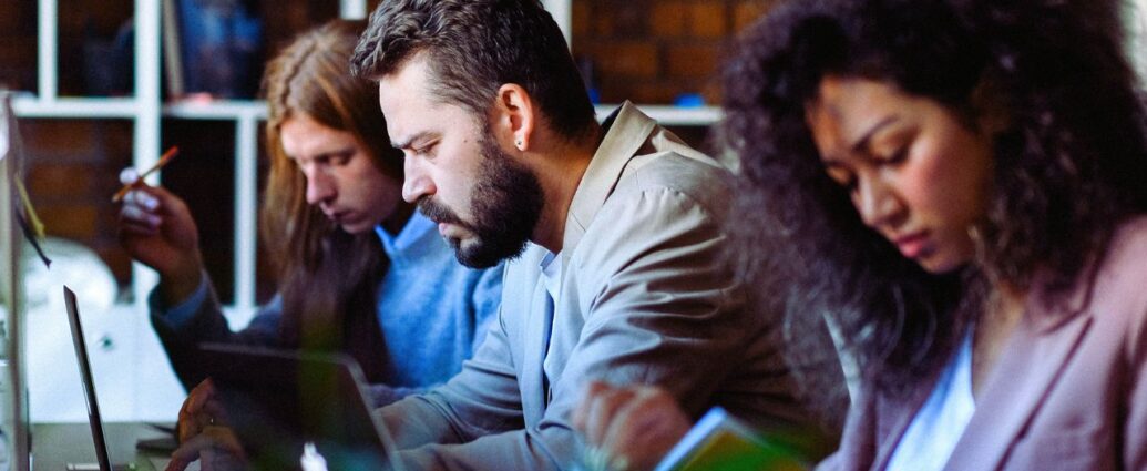 Restrukturyzacja spółki może być odpowiedzią na problemy, ale kluczowe jest odpowiednie rozpoznanie momentu, w którym działania takie stają się konieczne