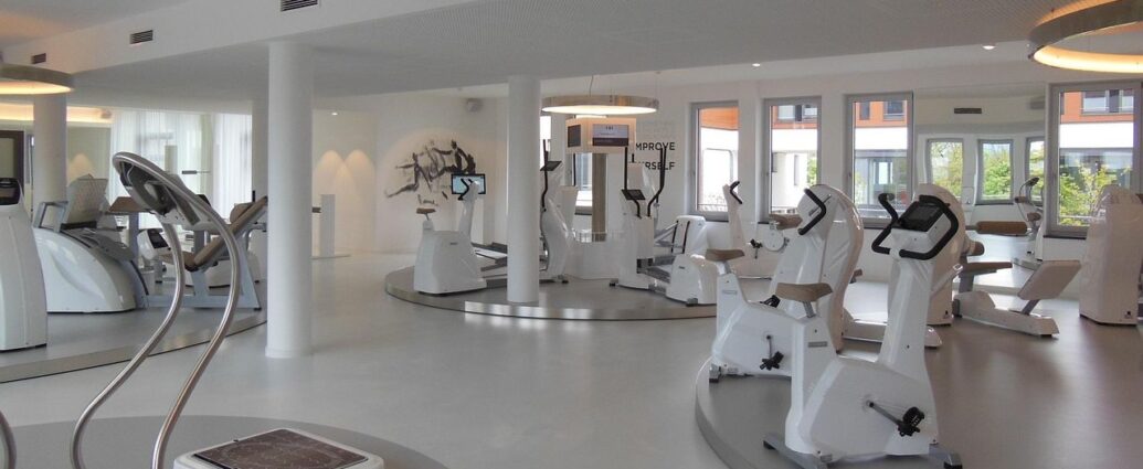 Siłownia w klubie fitness