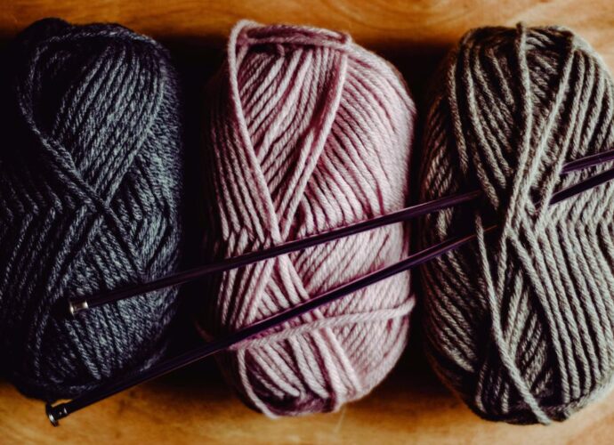 Wśród różnorodnych marek włóczek, włóczka Drops zdobyła uznanie dzięki swojej jakości, szerokiej gamie kolorów i różnych grubości włókien. Dla ambitnych rękodzielników, którzy chcą osiągać profesjonalne efekty, znajomość kilku trików i praktycznych porad może całkowicie odmienić codzienne robótki